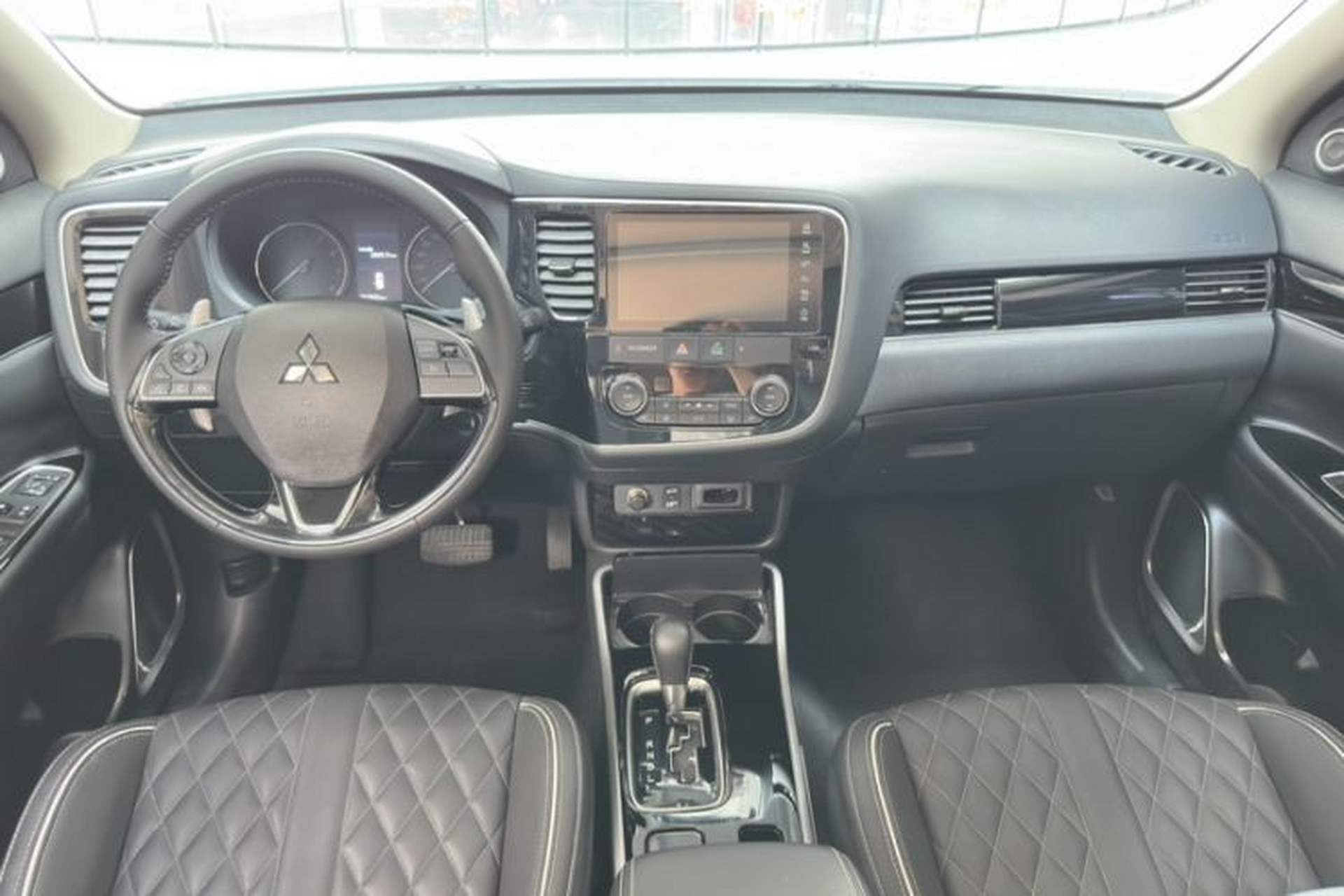 Used Mitsubishi Outlander 2021 2.4L 4x4 DynaDrive Edition 5 Seats Interior 5