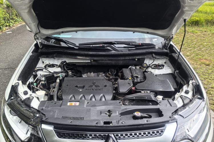 Used Mitsubishi Outlander 2021 Revised Version 2.0L Two-Wheel Drive Comfort Edition 5 Seats Interior 6