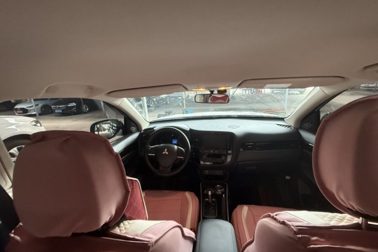 Used Mitsubishi Outlander 2021 Revised Version 2.0L Two-Wheel Drive Comfort Edition 5 Seats Interior 6