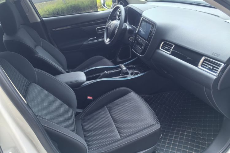 Used Mitsubishi Outlander 2021 Revised Version 2.0L Two-Wheel Drive Comfort Edition 5 Seats Interior 7