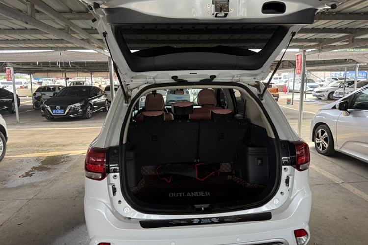 Used Mitsubishi Outlander 2021 Revised Version 2.0L Two-Wheel Drive Comfort Edition 5 Seats Interior 7