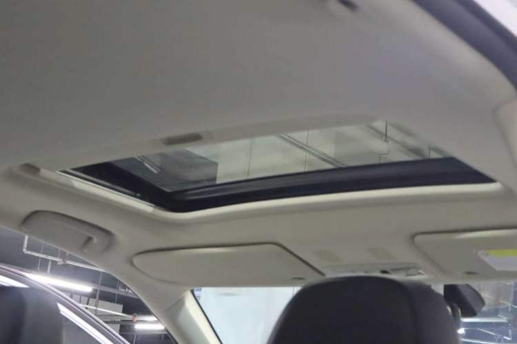 Used Mitsubishi Outlander 2021 2.4L 4x4 DynaDrive Edition 5 Seats Interior 8