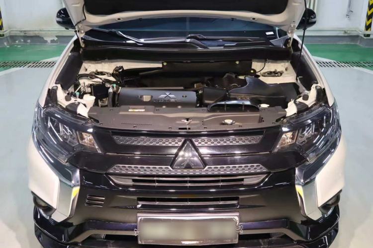 Used Mitsubishi Outlander 2021 2.4L 4x4 DynaDrive Edition 5 Seats Interior 9