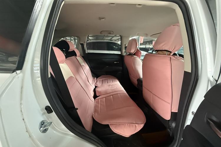 Used Mitsubishi Outlander 2021 Revised Version 2.0L Two-Wheel Drive Comfort Edition 5 Seats Interior 9
