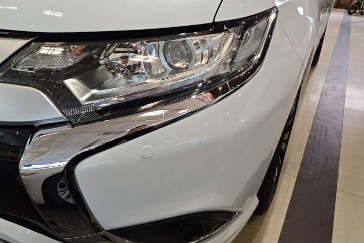 Used Mitsubishi Outlander 2021 Revised Version 2.0L Two-Wheel Drive Comfort Edition 5 Seats Left Front Headlight