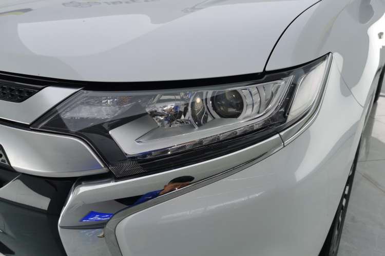 Used Mitsubishi Outlander 2021 Revised Version 2.0L Two-Wheel Drive Comfort Edition 5 Seats Left Front Headlight