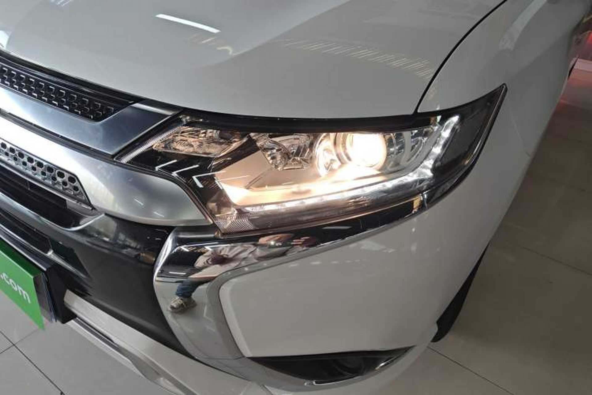Used Mitsubishi Outlander 2021 Revised Version 2.0L Two-Wheel Drive Comfort Edition 5 Seats Left Front Headlight