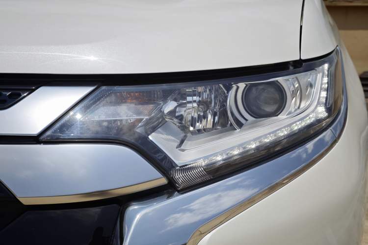 Used Mitsubishi Outlander 2021 Revised Version 2.0L Two-Wheel Drive Comfort Edition 5 Seats Left Front Headlight