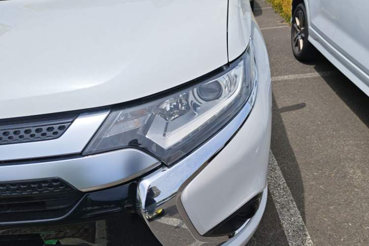Used Mitsubishi Outlander 2021 Revised Version 2.0L Two-Wheel Drive Comfort Edition 5 Seats Left Front Headlight