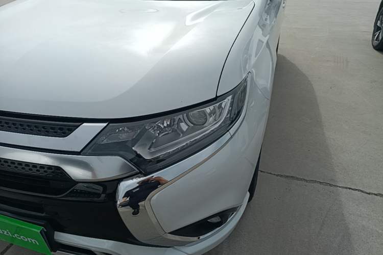 Used Mitsubishi Outlander 2021 2.0L Two-Wheel Drive Comfort Edition 5 Seats Left Front Headlight
