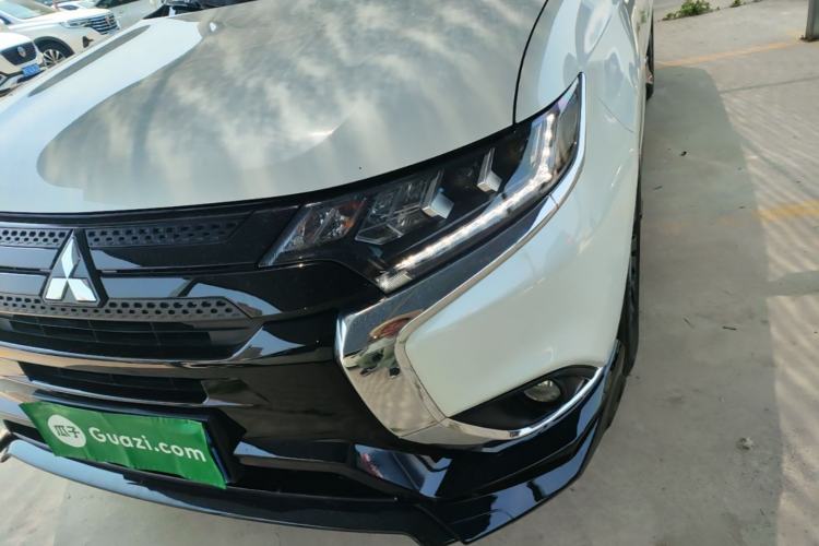 Used Mitsubishi Outlander 2021 2.4L 4x4 DynaDrive Edition 5 Seats Left Front Headlight