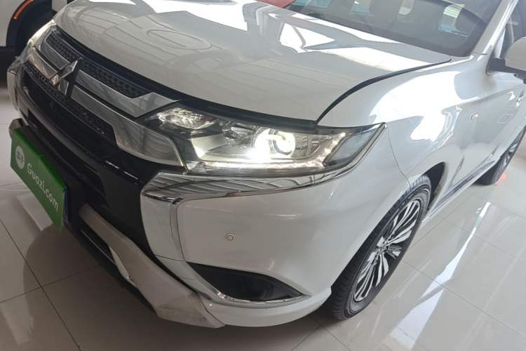 Used Mitsubishi Outlander 2021 2.0L Two-Wheel Drive Comfort Edition 5 Seats Left Front Headlight