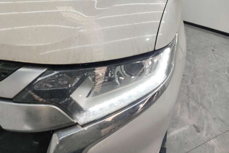 Used Mitsubishi Outlander 2021 Revised Version 2.0L Two-Wheel Drive Comfort Edition 5 Seats Left Front Headlight