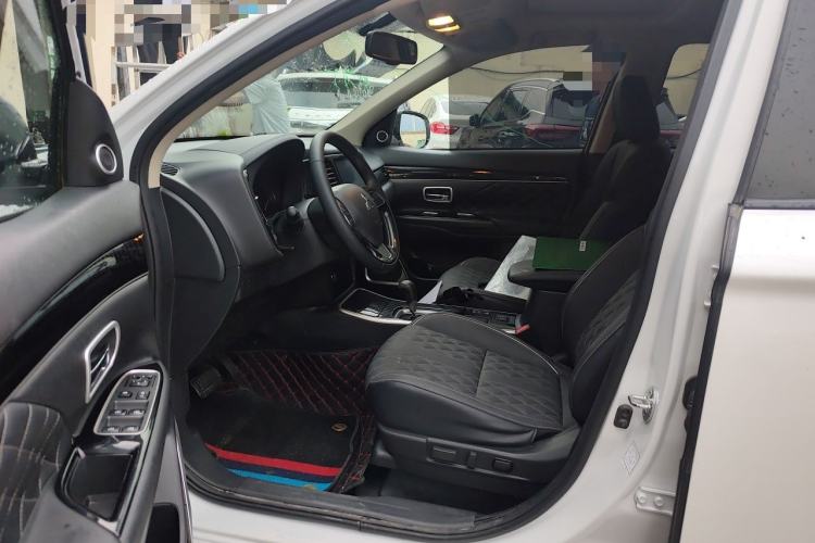Used Mitsubishi Outlander 2021 2.0L Two-Wheel Drive Comfort Edition 5 Seats Left Front Seat