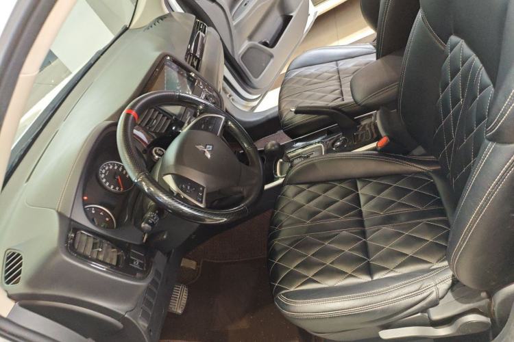 Used Mitsubishi Outlander 2021 Revised Version 2.0L Two-Wheel Drive Comfort Edition 5 Seats Left Front Seat