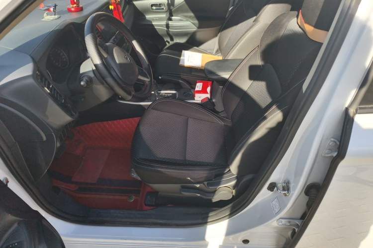 Used Mitsubishi Outlander 2021 2.0L Two-Wheel Drive Comfort Edition 5 Seats Left Front Seat