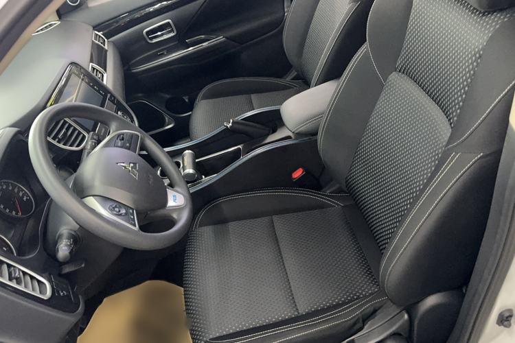 Used Mitsubishi Outlander 2021 Revised Version 2.0L Two-Wheel Drive Comfort Edition 5 Seats Left Front Seat