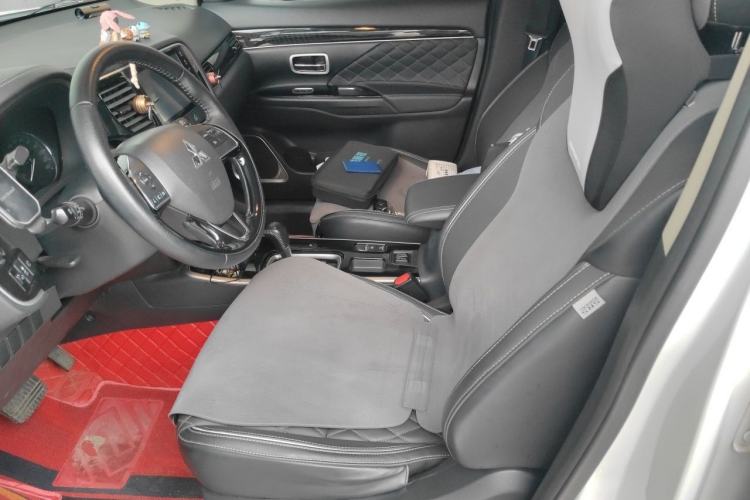 Used Mitsubishi Outlander 2021 Revised Version 2.0L Two-Wheel Drive Enjoyment Edition 5 Seats Left Front Seat