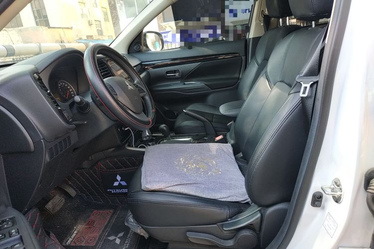 Used Mitsubishi Outlander 2021 2.0L Two-Wheel Drive Comfort Edition 5 Seats Left Front Seat