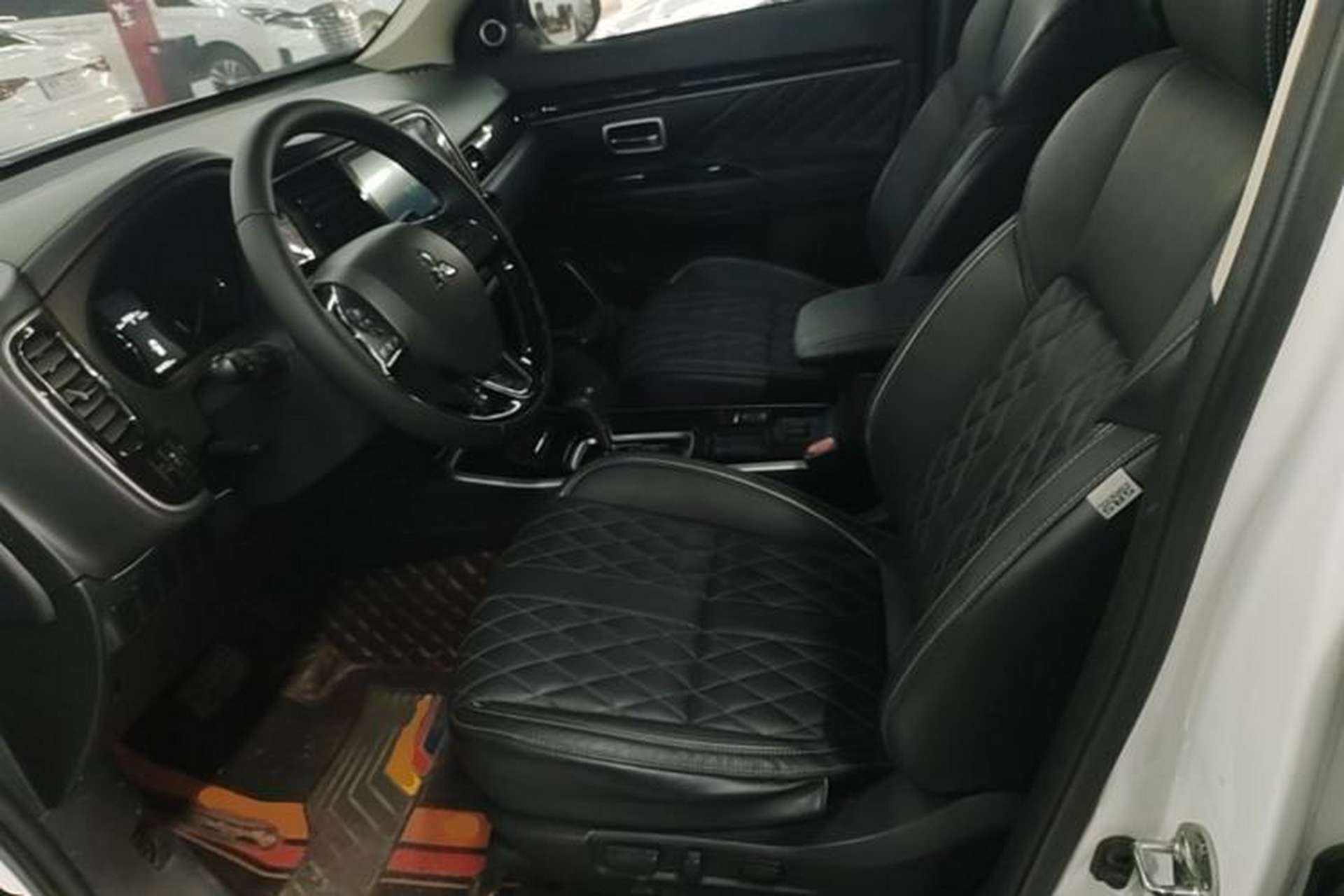 Used Mitsubishi Outlander 2021 2.0L Two-Wheel Drive Comfort Edition 5 Seats Left Front Seat