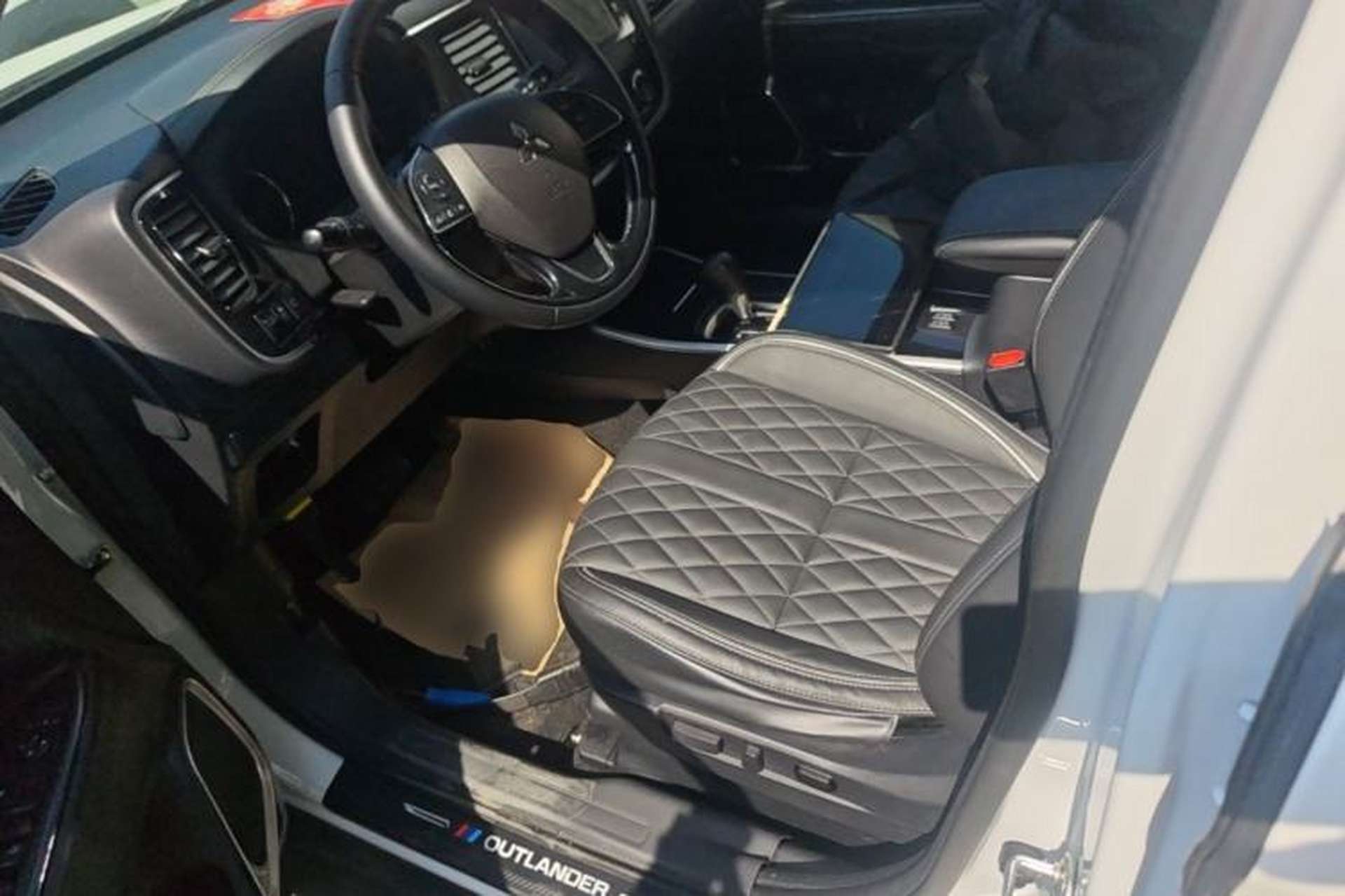 Used Mitsubishi Outlander 2021 2.0L Two-Wheel Drive Comfort Edition 5 Seats Left Front Seat
