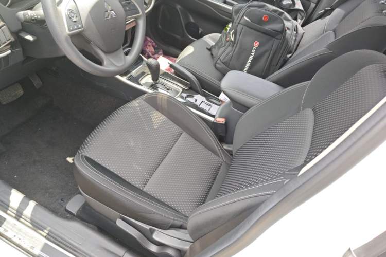 Used Mitsubishi Outlander 2021 Revised Version 2.0L Two-Wheel Drive Comfort Edition 5 Seats Left Front Seat