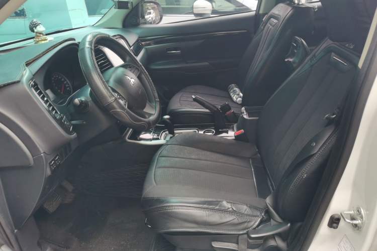 Used Mitsubishi Outlander 2021 Revised Version 2.0L Two-Wheel Drive Comfort Edition 5 Seats Left Front Seat