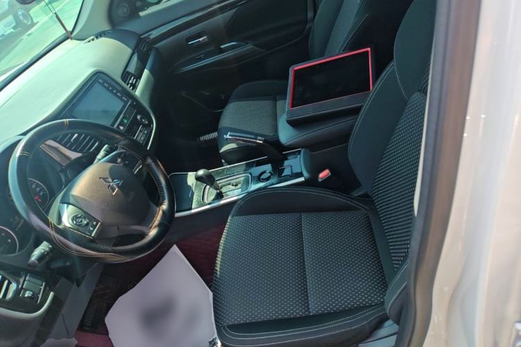 Used Mitsubishi Outlander 2021 Revised Version 2.0L Two-Wheel Drive Comfort Edition 5 Seats Left Front Seat