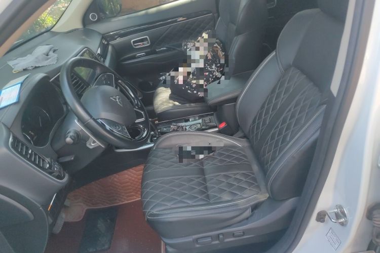 Used Mitsubishi Outlander 2021 2.4L 4x4 DynaDrive Edition 5 Seats Left Front Seat