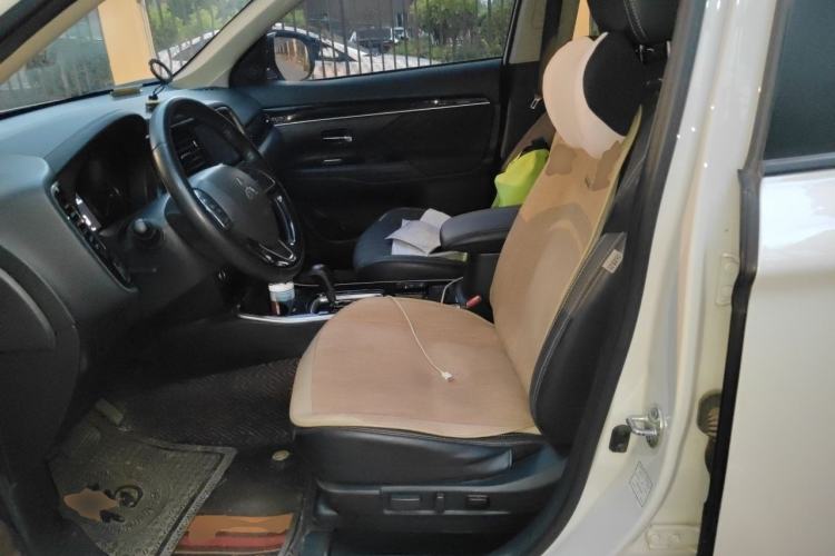 Used Mitsubishi Outlander 2021 Revised Version 2.0L Two-Wheel Drive Enjoyment Edition 5 Seats Left Front Seat