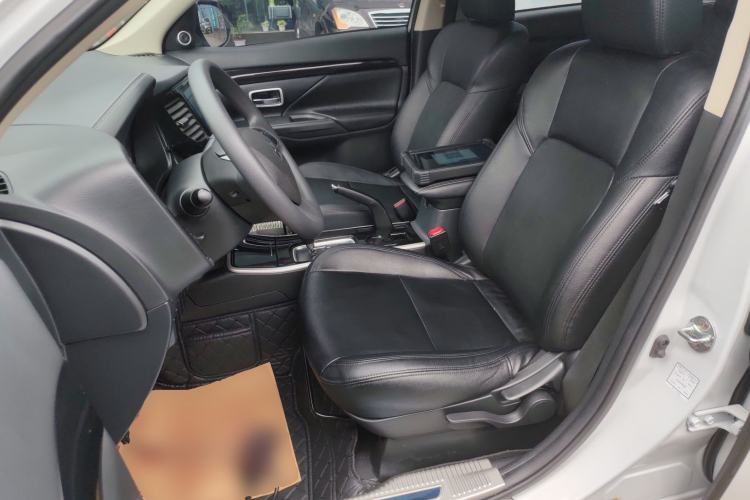Used Mitsubishi Outlander 2021 Revised Version 2.0L Two-Wheel Drive Comfort Edition 5 Seats Left Front Seat