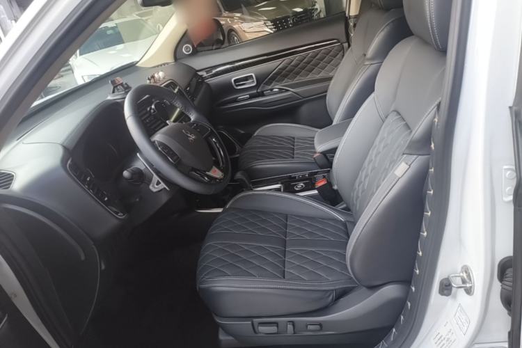 Used Mitsubishi Outlander 2021 2.4L 4x4 Zhi Xiang Edition 7 Seats Left Front Seat