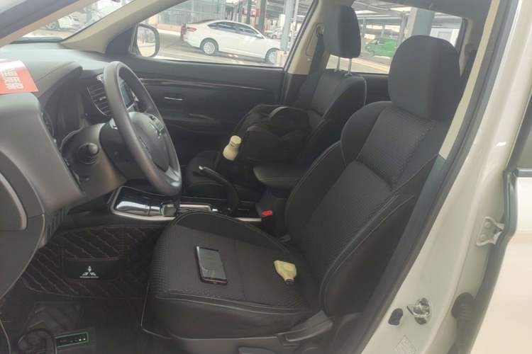 Used Mitsubishi Outlander 2021 2.0L Two-Wheel Drive Comfort Edition 5 Seats Left Front Seat