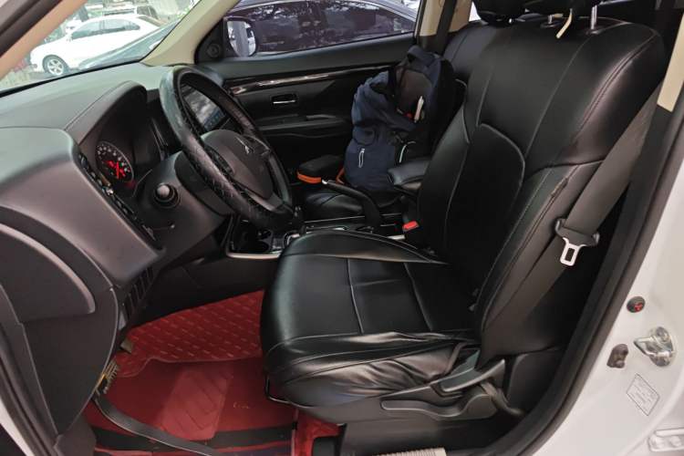 Used Mitsubishi Outlander 2021 Revised Version 2.0L Two-Wheel Drive Comfort Edition 5 Seats Left Front Seat