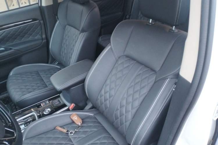 Used Mitsubishi Outlander 2021 2.4L 4x4 Zhi Xiang Edition 7 Seats Left Front Seat