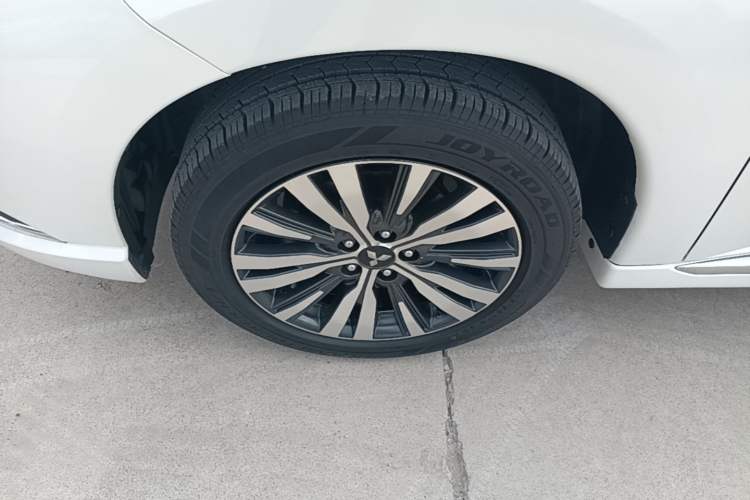Used Mitsubishi Outlander 2021 2.0L Two-Wheel Drive Comfort Edition 5 Seats Left Front Wheel Hub