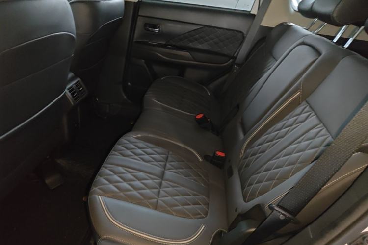 Used Mitsubishi Outlander 2021 2.0L Two-Wheel Drive Comfort Edition 5 Seats Left Rear Seat