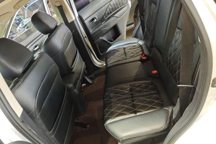 Used Mitsubishi Outlander 2021 Revised Version 2.0L Two-Wheel Drive Comfort Edition 5 Seats Left Rear Seat