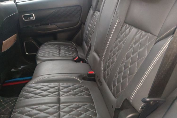 Used Mitsubishi Outlander 2021 2.4L 4x4 DynaDrive Edition 5 Seats Left Rear Seat