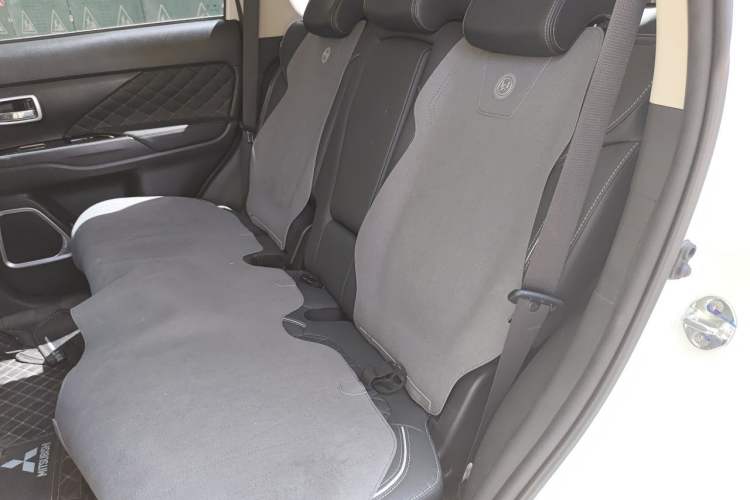 Used Mitsubishi Outlander 2021 2.0L Two-Wheel Drive Comfort Edition 5 Seats Left Rear Seat