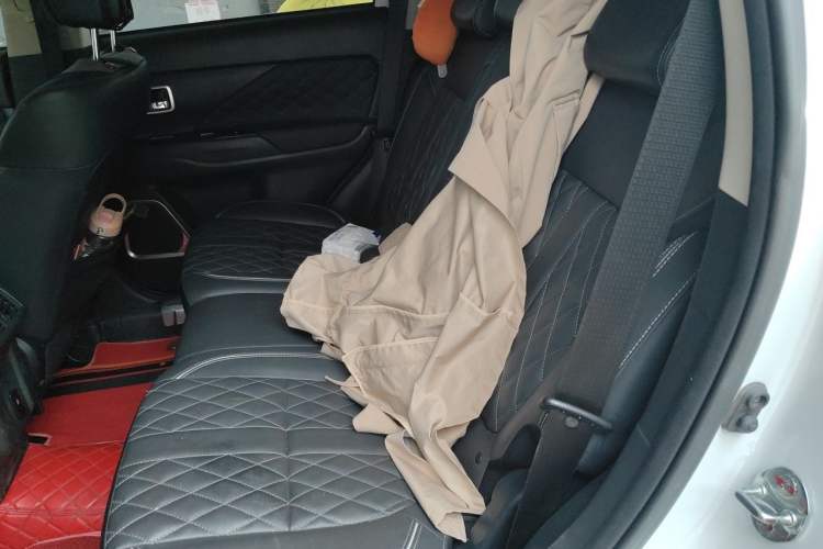 Used Mitsubishi Outlander 2021 Revised Version 2.0L Two-Wheel Drive Enjoyment Edition 5 Seats Left Rear Seat