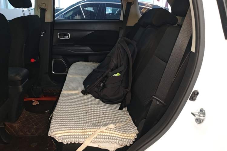 Used Mitsubishi Outlander 2021 Revised Version 2.0L Two-Wheel Drive Comfort Edition 5 Seats Left Rear Seat