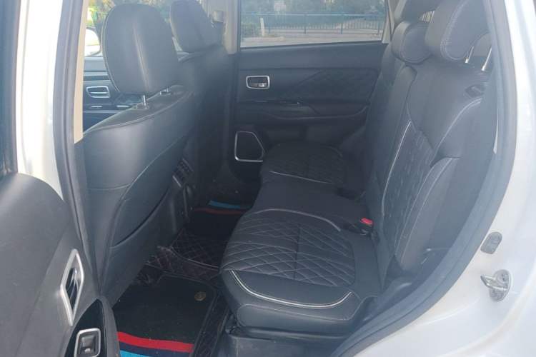 Used Mitsubishi Outlander 2021 2.0L Two-Wheel Drive Comfort Edition 5 Seats Left Rear Seat