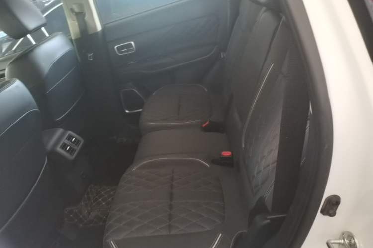 Used Mitsubishi Outlander 2021 Revised Version 2.0L Two-Wheel Drive Enjoyment Edition 5 Seats Left Rear Seat