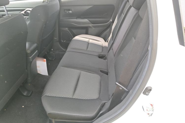 Used Mitsubishi Outlander 2021 Revised Version 2.0L Two-Wheel Drive Comfort Edition 5 Seats Left Rear Seat