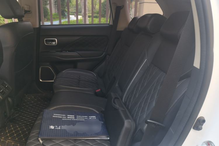 Used Mitsubishi Outlander 2021 Revised Version 2.0L Two-Wheel Drive Enjoyment Edition 5 Seats Left Rear Seat