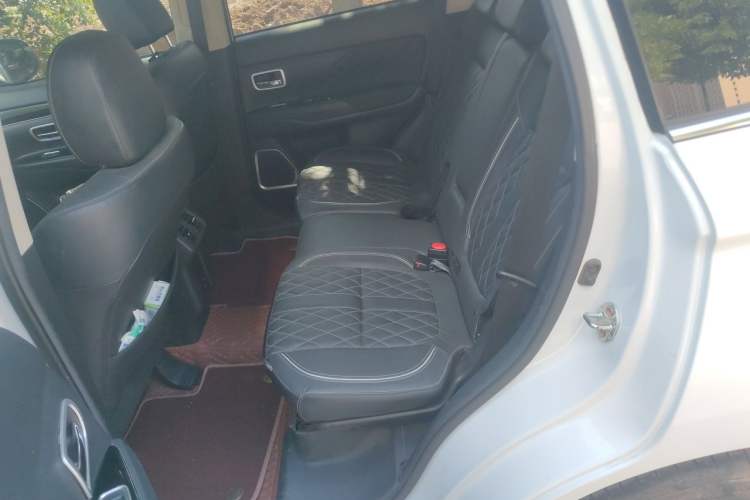 Used Mitsubishi Outlander 2021 2.4L 4x4 DynaDrive Edition 5 Seats Left Rear Seat