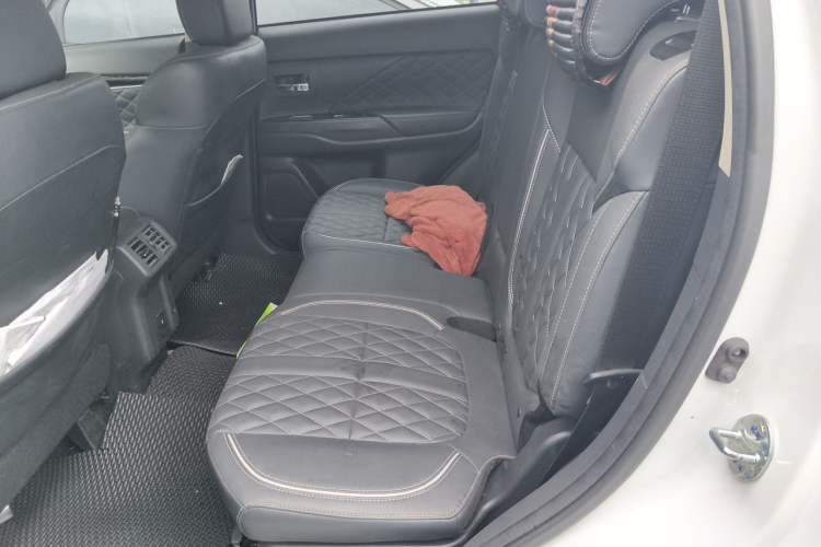 Used Mitsubishi Outlander 2021 2.4L 4x4 Comfort Edition 5 Seats Left Rear Seat
