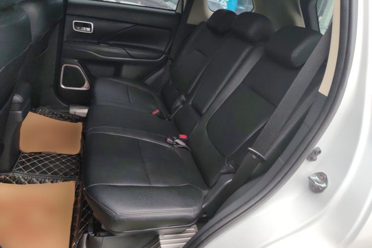 Used Mitsubishi Outlander 2021 Revised Version 2.0L Two-Wheel Drive Comfort Edition 5 Seats Left Rear Seat