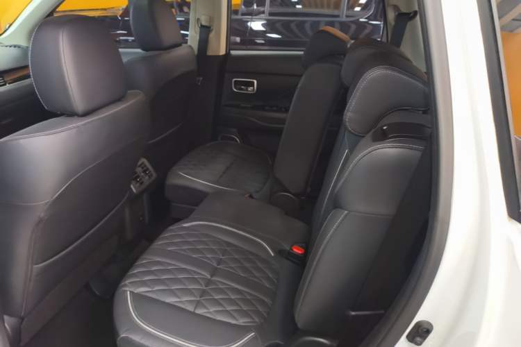 Used Mitsubishi Outlander 2021 2.4L 4x4 Zhi Xiang Edition 7 Seats Left Rear Seat